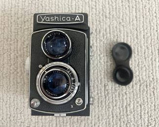 Lot 14 A Vintage Japanese Yashica A Twin Reflex 80MM Camera. Starting BID $75.00