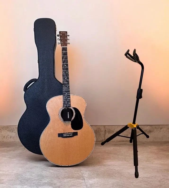01 Rare Martin Grand Baritone Guitar... Hardshell Case Hercules Stand...Grand Jumbo Body Style