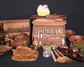Nostalgic Wooden Kitchen Accents