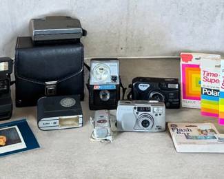 Vintage Instant  35mm Camera Lot  Polaroid, Kodak, Pentax, Argus