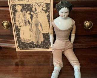 Antique China dead doll & ‘71/‘72 paper catalog