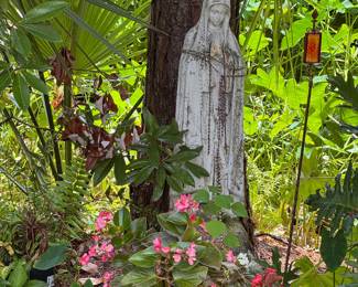 #43 - $200 -Mary statue in yard 42Hx14x14 concrete