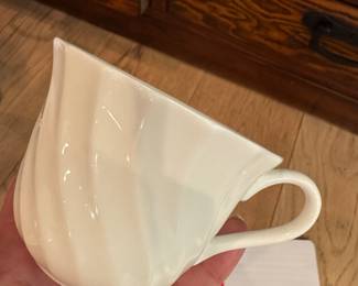 #35 - $250 - Wedgwood white set of china service for 8