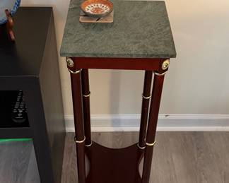 Bombay Company Mahogany & Green Marble Pedestal Table