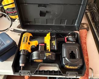 DeWalt DC970K-2 18V Cordless Drill/Driver with Charger and Case
