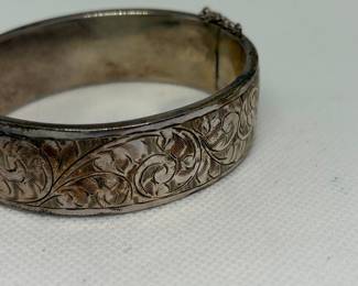 Victorian Sterling Silver Engraved Hinged Bangle Bracelet