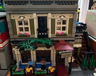 LEGO Creator Expert "Chez Albert" Restaurant Building