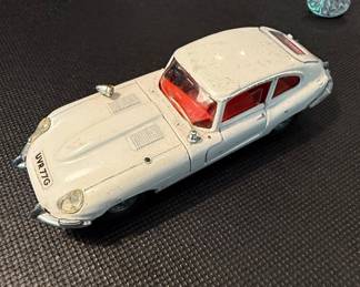 Dinky Toys Jaguar E Type 2+2