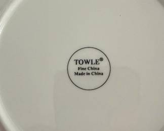 TOWLE Fine China Dinnerware Set