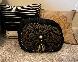 Decorative Toss Pillow with Damask Pattern