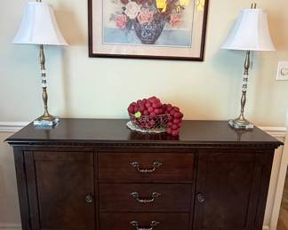 Traditional Dark Wood Sideboard with Three Drawers and Two Cabinet Doors