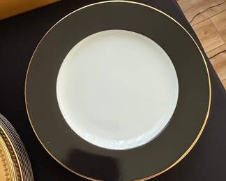 Strawberry Street Halo Black Dinner Plate