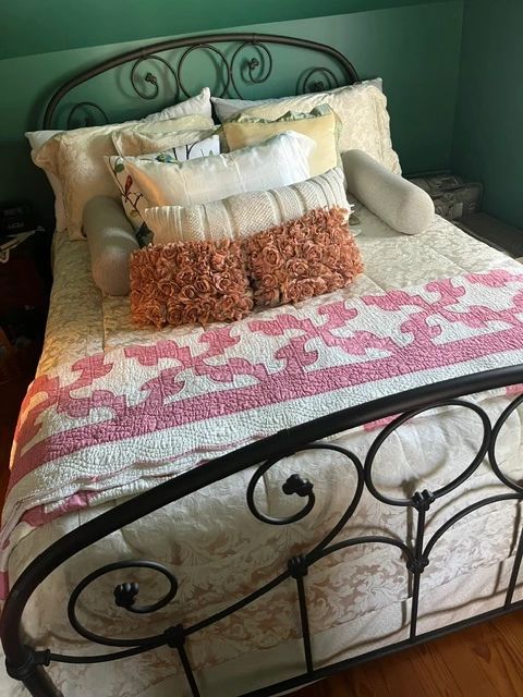 MB queen metal bed