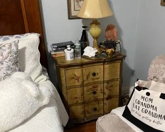 MB nightstand floral