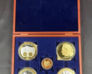 US Commemorative Coins, Includes American Mint US History Of Gold, Gold Dream Replica And Symbolism On US Coinage Coins, In Wood Display Case, Total Qty 5 Coins