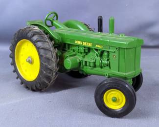 Ertl John Deere 1949-1954 Model R Series II Diesel Tractor Toy