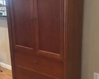 004 Thomasville TV Armoire Wood W 3 Drawers