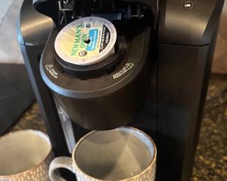 Kerrigan Coffee Pot For Pods And 2 Mugs