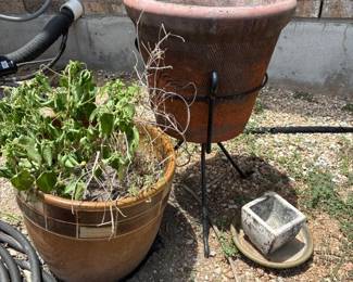 Outdoor Planter Lot