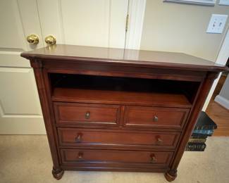 Beautiful console or could be a nice dresser if you add baskets to the open area