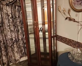 Pulaski China/curio Cabinet