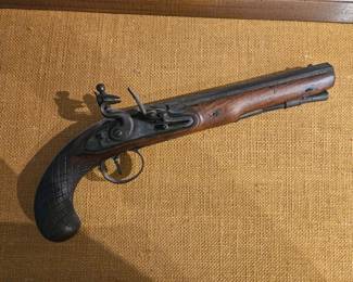 Antique mechanism flint gun