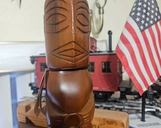 Hawaiian $10 carved wood