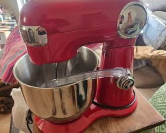 Like new $200 Cuisinart mixer