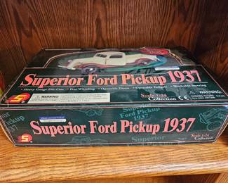 Box set of 4 di-cast cars