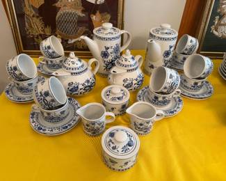 German Kahla Zwiebelmuster "Blue Onion" porcelain china