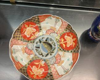 Small Imari Style Red and Gold Decorative Dish