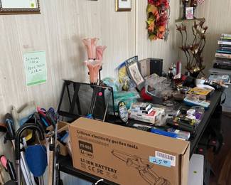 Miscellaneous items and decor