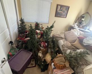 miscellaneous christmas decor