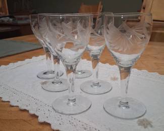 Stunning etched port wine appertif glasses set of 6 made in 1918 Fostoria.  