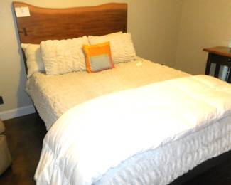 Lot 26 Adjustable Queen Bed