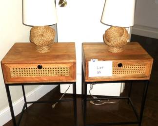 Lot 29 2 End Tables and lamps