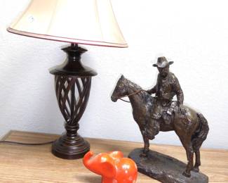 Lot 8 Figures Lamp