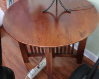 round lamp table