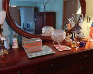 oval mirror