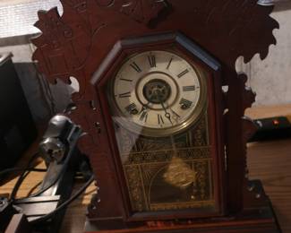 table clock- 8 day clock