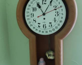 Howard Miller 8 days calendar clock