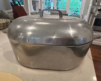 Vintage Magnalite Classic Roaster with Lid