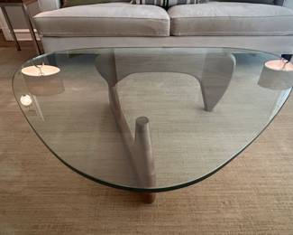 Isamu Noguchi Coffee Table Model IN Herman Miller