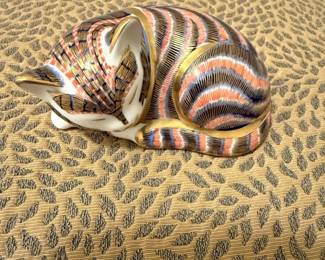 Royal Crown Derby Imari Sleeping Kitten Paperweight LVII