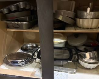 Assorted Bakeware and Cookware Set