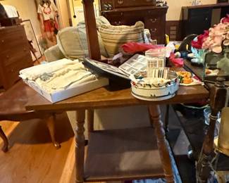 Ethan Allen Colonial Revival TwoTier Side Table