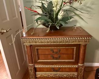 Pulaski Furniture Bellissimo Neoclassical Style TwoDrawer Nightstand
