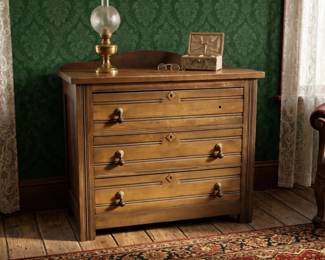 VICTORIAN EASTLAKE OAK COTTAGE CHEST OF DRAWERS