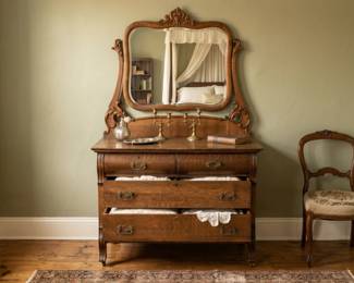 VICTORIAN TIGER OAK MIRRORED BUREAU DRESSER