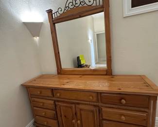 Chest of Drawers/mirror. Used condition $100 OBO 71"x20-1/4x34-1/4 Mirror 47"tall 39" wide